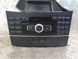 Mercedes-Benz E C207 W207 Unità principale autoradio/CD/DVD/GPS A2129003708