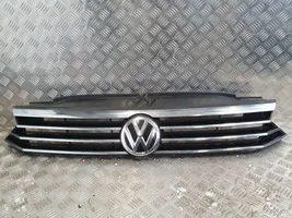 Volkswagen PASSAT B8 Grotelės viršutinės 3G0853651A
