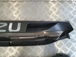 Isuzu D-Max Maskownica / Grill / Atrapa górna chłodnicy 8976751531