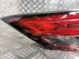 Nissan Qashqai J12 Lampy tylnej klapy bagażnika 