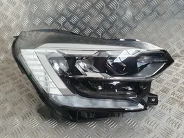 Renault Captur II Lampa przednia 260104095R