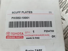 Toyota C-HR Rivestimento vano piedi laterale PW382-10001