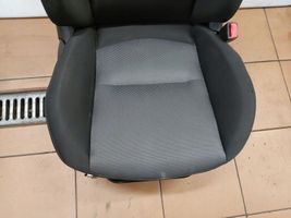 Mazda 5 Переднее сиденье пассажира 