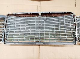 Mercedes-Benz W123 Grille calandre supérieure de pare-chocs avant 