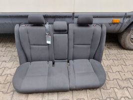 Toyota Avensis T250 Toisen istuinrivin istuimet 