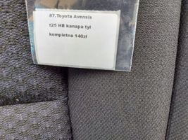 Toyota Avensis T250 Toisen istuinrivin istuimet 