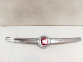 Fiat 500L Grille calandre supérieure de pare-chocs avant 735525816