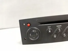 Renault Megane II Radio/CD/DVD/GPS-pääyksikkö 8200256141