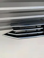 Volkswagen PASSAT B8 Grille calandre supérieure de pare-chocs avant 