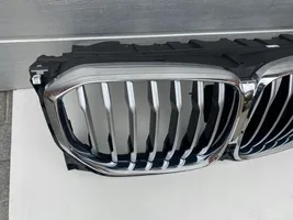 BMW X5 G05 Etupuskurin ylempi jäähdytinsäleikkö 226775