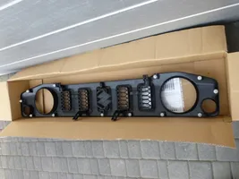 Suzuki Jimny Grille calandre supérieure de pare-chocs avant 