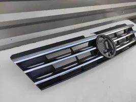 Volkswagen Tiguan Griglia superiore del radiatore paraurti anteriore 5NA853653B
