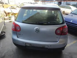 Volkswagen Golf V Zderzak tylny 