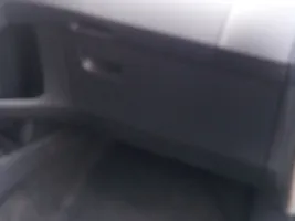Toyota Yaris Panelės stalčiuko/lentinėlės paklotėlis 