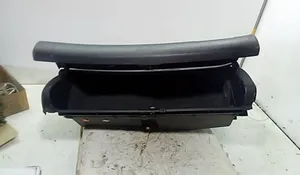 Audi A4 S4 B5 8D Panelės stalčiuko/lentinėlės paklotėlis 