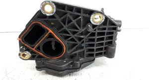 Nissan Qashqai+2 Cuscinetto del carburatore/mono iniettore 