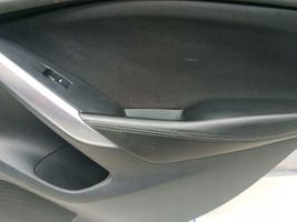 Mazda 6 Takaoven verhoilu 