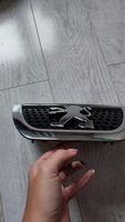 Peugeot 3008 I Front bumper upper radiator grill 9685973077