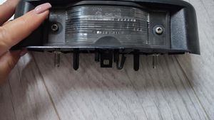 Opel Vivaro Lampa oświetlenia tylnej tablicy rejestracyjnej 8200211477 93850149