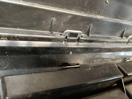 Volkswagen Crafter Grille calandre supérieure de pare-chocs avant 7C0853653F