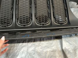 Jeep Renegade Grille calandre supérieure de pare-chocs avant 735587827