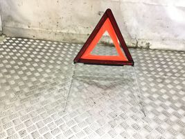 Mercedes-Benz B W245 Triangle d'avertissement A1718900197