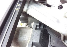 Ford Mondeo Mk III Elektryczny podnośnik szyby drzwi przednich 0130821771