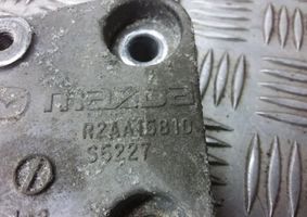Mazda 6 A/C-kompressorin kannatin R2AA15810
