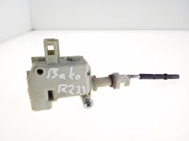 Volkswagen Bora Serratura del tappo del serbatoio del carburante 1J0810773