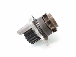 Volkswagen PASSAT B7 Water pump 