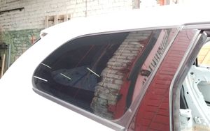 Volvo XC60 Rear side window/glass 
