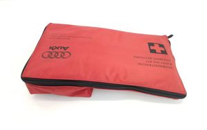 Audi A6 S6 C6 4F Trousse de premiers secours 8E0860281