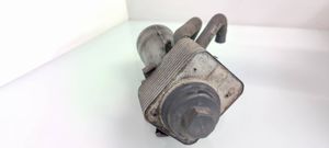 Audi A4 S4 B7 8E 8H Supporto di montaggio del filtro dell’olio 045115389E