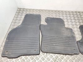 Skoda Octavia Mk2 (1Z) Set di tappetini per auto 1Z1862436