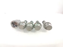 Volvo S60 Anti-theft wheel nuts and lock 