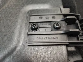 BMW 5 G30 G31 Tappeto di rivestimento del fondo del bagagliaio/baule 7413832