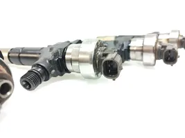 Isuzu D-Max Injektoren Einspritzdüsen Satz Set 8980116050