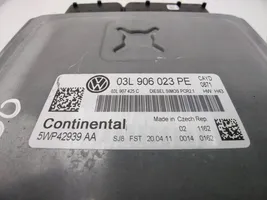 Volkswagen Caddy Variklio valdymo blokas 03L906023PE