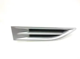 Ford Kuga I Grille d'aile 8V4116C216AB