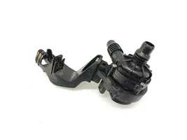 BMW 5 G30 G31 Pompa elettrica dell’acqua/del refrigerante ausiliaria 8840613