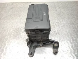 Volkswagen PASSAT B7 Battery box tray 1K0915333H