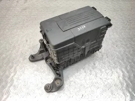 Volkswagen PASSAT B7 Battery box tray 1K0915333H