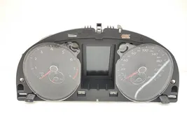 Volkswagen PASSAT B7 Speedometer (instrument cluster) 3AA920870