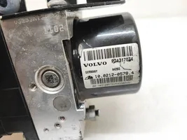 Volvo V40 ABS-pumppu 10062230081