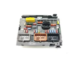 Peugeot 3008 I Module de fusibles 9667044980