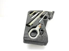 Porsche Cayenne (9PA) Tool set 7L0012113