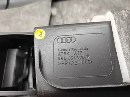 Audi Q5 SQ5 Takaluukun alaosan verhoilu 8R0867979B