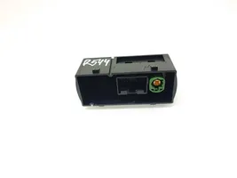 Audi A3 S3 8V USB-pistokeliitin 8V0035736