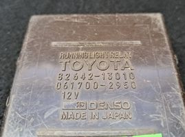 Toyota Corolla E120 E130 Relè luci diurne 8264213010