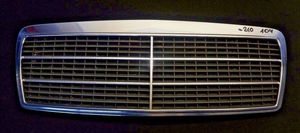 Mercedes-Benz E W210 Grille de calandre avant 2108880023